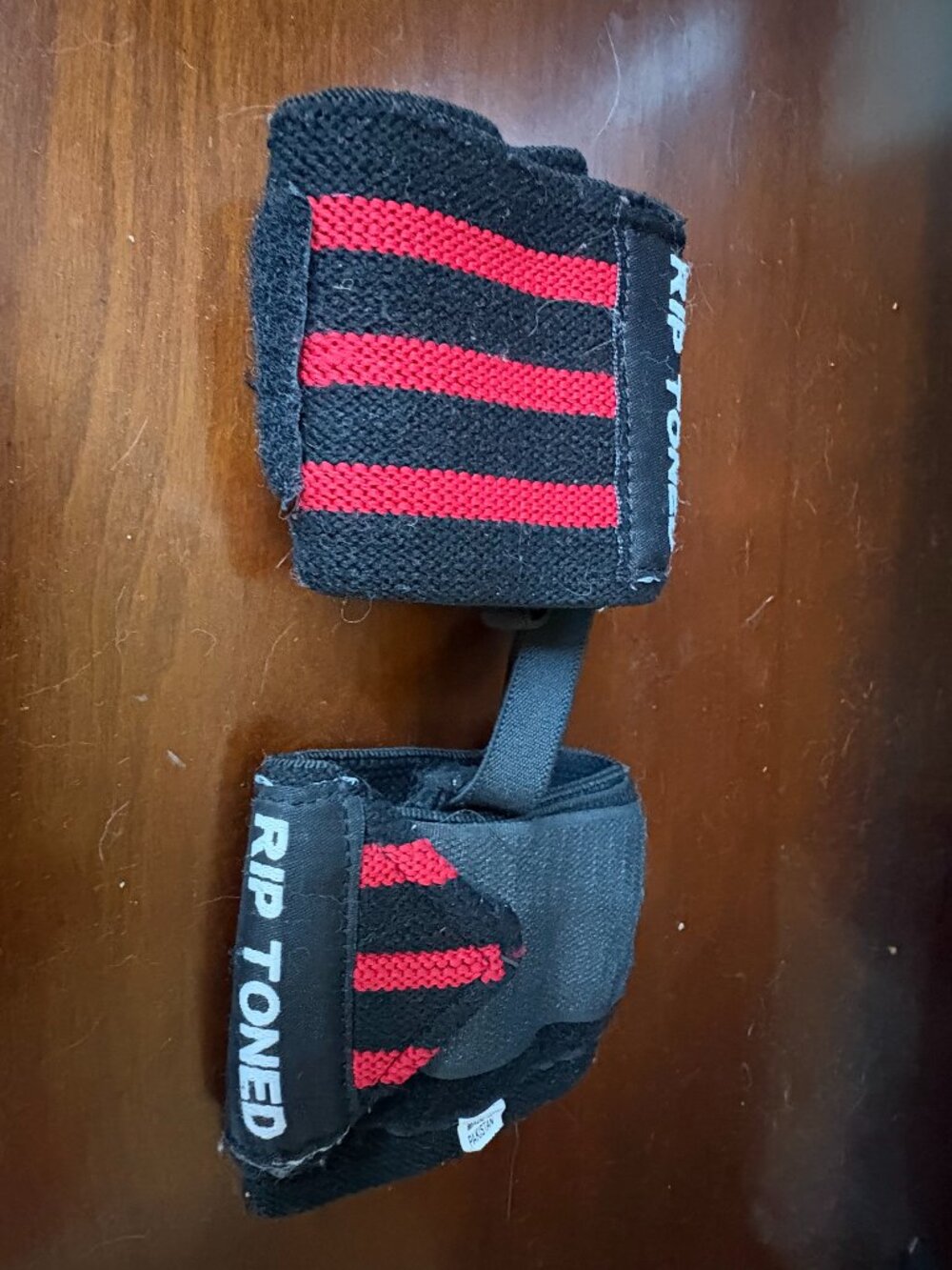 🛍️Rip Toned Wrist Wraps Weightlifting Powerlifting Black Red